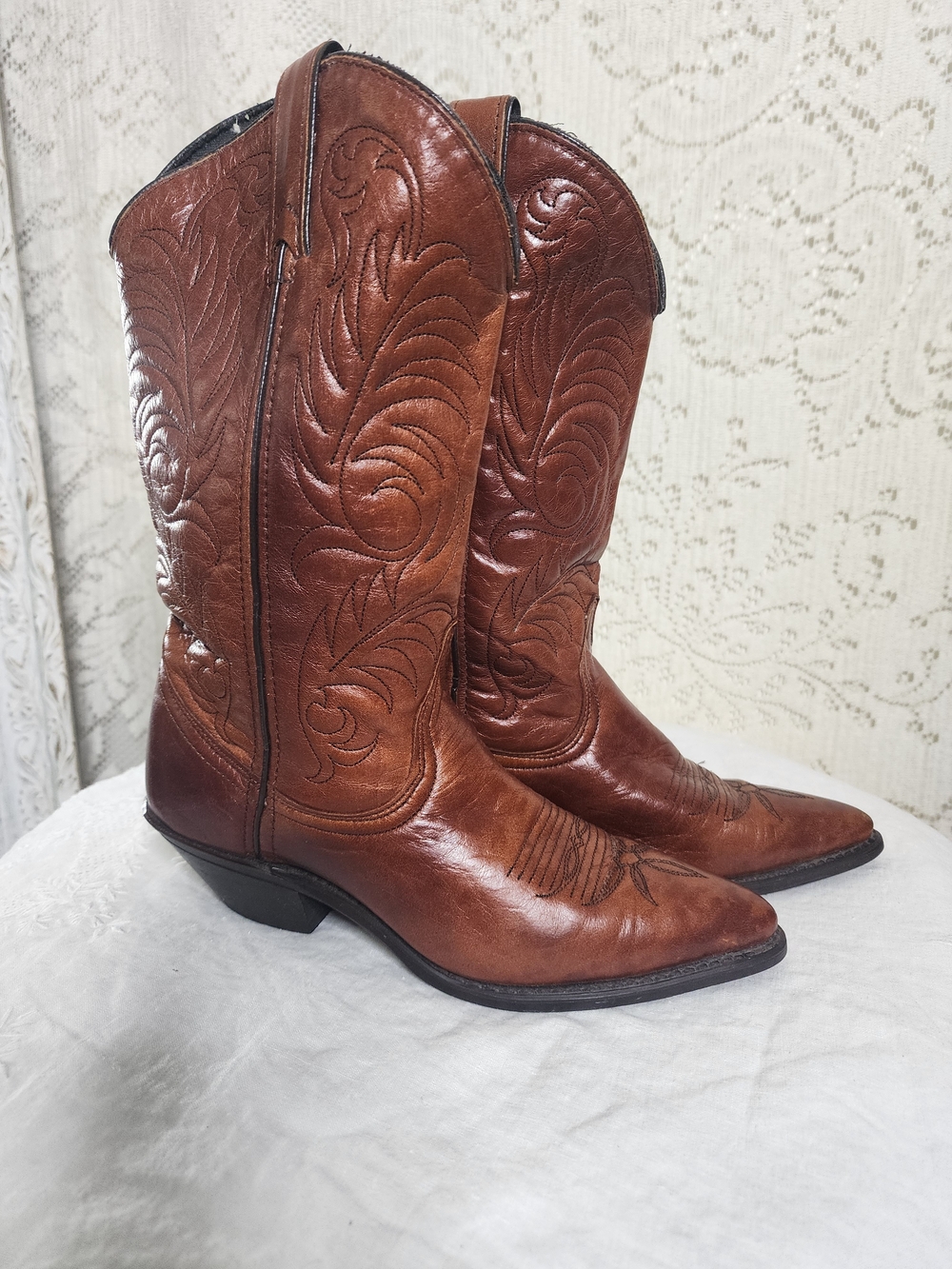 vintage Acme brown leather western boots